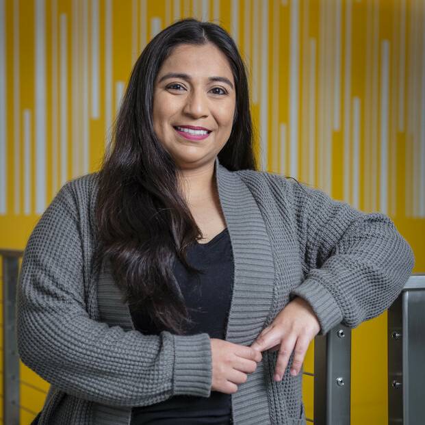 安吉拉·莫拉莱斯 安吉拉·莫拉莱斯