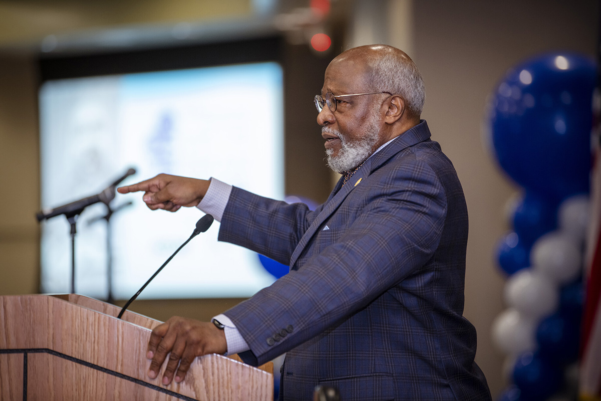Dale Hawkins Long addresses the crowd at the Dr. Martin Luther King Jr. Power 领导 Breakfast as its keynote speaker. Long is a longtime volunteer and survivor of the 16th Street Baptist Church bombing in Birmingham, Alabama, in 1963.