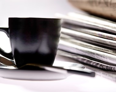 Coffee and 新闻paper graphic